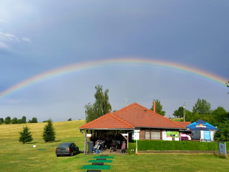 Přečtete si více ze článku Otevírací doba klubovny ve dnech státních svátků 1.5. a 8.5.2026: 10:00-18:00 hodin