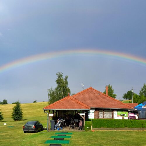 Otevírací doba klubovny ve dnech státních svátků 1.5. a 8.5.2026: 10:00-18:00 hodin
